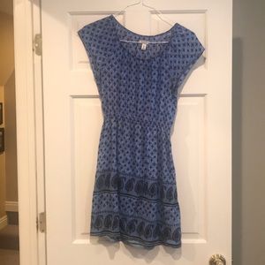 Blue patterned dress!